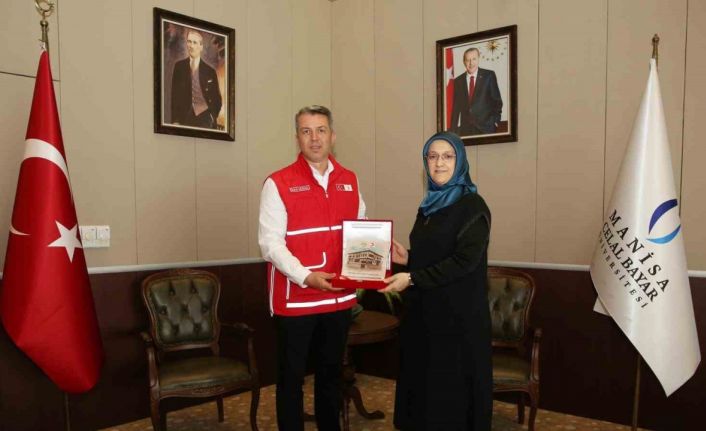 Türk Kızılay Manisa, üniversite öğrencileri için butik açacak