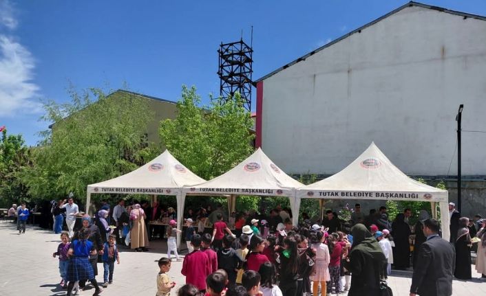 Tutak’ta Gazze için hayır çarşısı düzenlendi