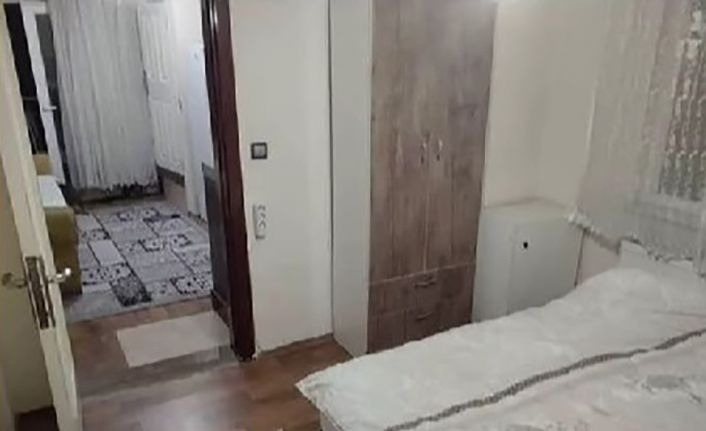 Üçlü prize yerleştirilen casus kameralarla çok sayıda kişinin görüntüsünü kaydetmiş