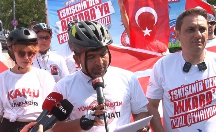 ÜNİPERSEN üyeleri Eskişehir’den Ankara’ya pedal çevirdi