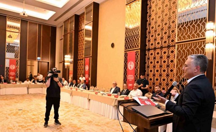 Uysal: "Harita üzerinde bir toprak seçmem gerekse yine Türkiye topraklarını seçerim"