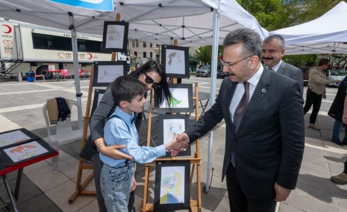 Vali Aksoy’dan Engelsiz Hayır Panayırı’na ziyaret