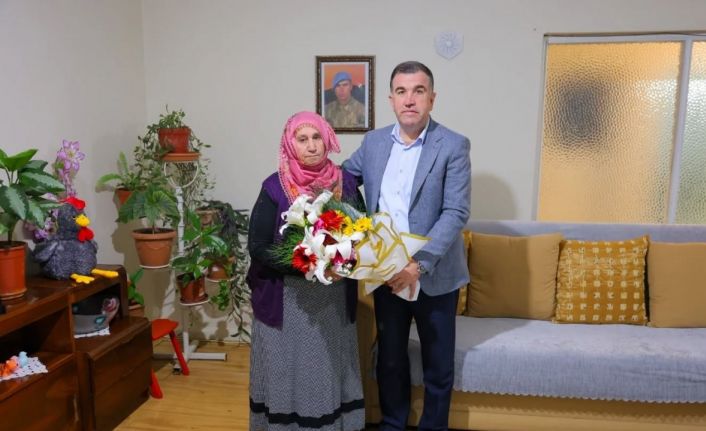 Vali Eldivan, şehit annesi ve Kıbrıs Gazisini ziyaret etti