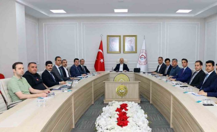 Vali yardımcılarıyla değerlendirme yapıldı