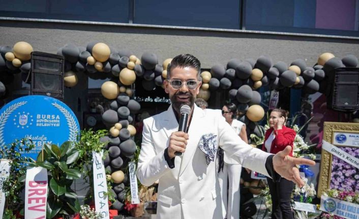 Yaza damgasını vuracak yeni şarkısının ismini sır gibi saklıyor