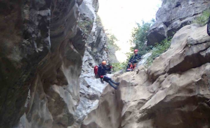 Yazılı Kanyon’da suda kaybolan 19 yaşındaki üniversiteli gencin cansız bedenine ulaşıldı