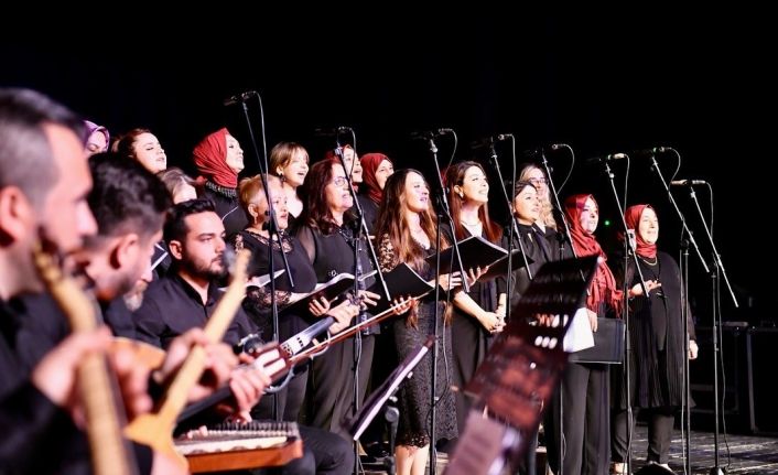 Yeşilyurt Kent Konseyi Kadın Korosunun ‘Anneler Günü’ konseri büyük ilgi gördü