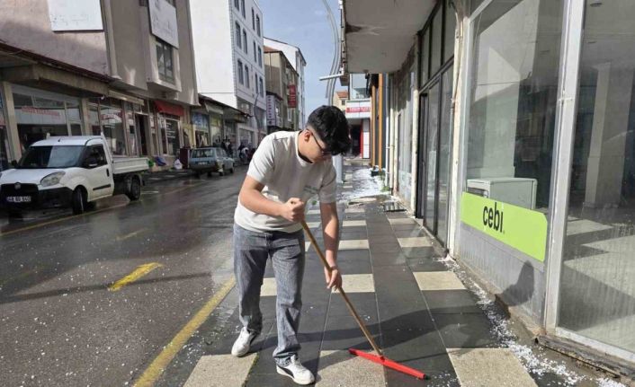 Yozgat’ta ceviz büyüklüğünde dolu yağdı