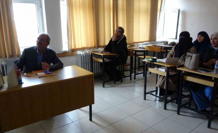 Yozgat’ta yabancılar dil seferberliğiyle Türkçe öğreniyor