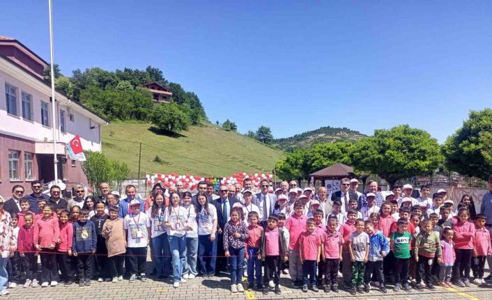 Yukarı Taşçılı Ortaokulu’nda TÜBİTAK 4006 Bilim Fuarı açıldı