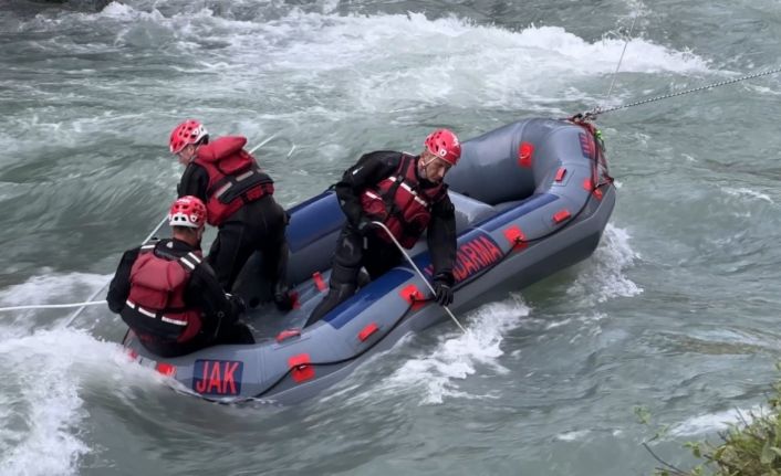 Yüksekova’da derede kaybolan İbrahim Necir’i arama çalışmaları sürüyor