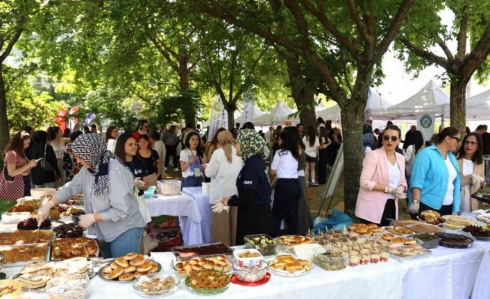 Ziraat fakültesinde geleneksel tomurcuk şenliği