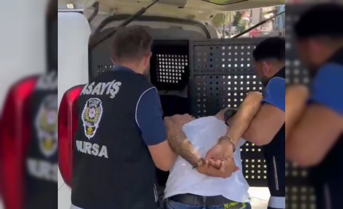 100 bin liralık telefonu çaldı, polisle burun buruna gelince kovalamaca başladı