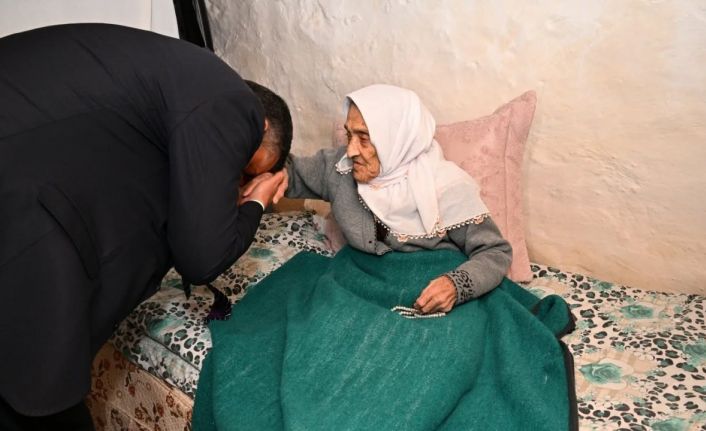 102 yaşındaki Nuriye Kayaoğlu’na anlamlı ziyaret