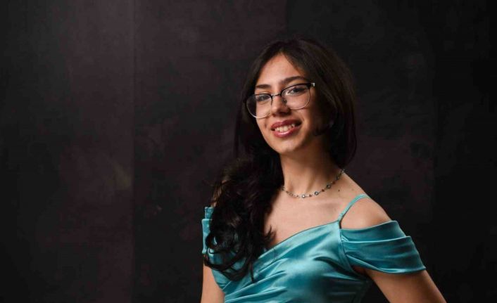 15 yaşındaki Türk piyanist Almanya’da birinci oldu