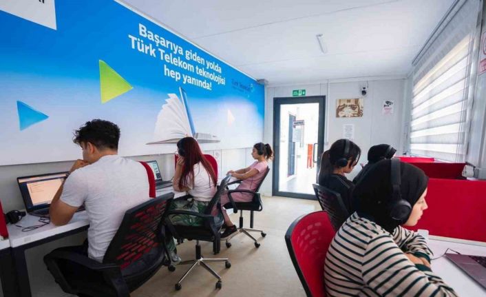 80 bine yakın öğrenci LGS ve YKS hazırlığında 100. Yıl Kütüphaneleri’nden faydalandı