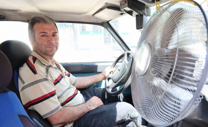 Adanalı sürücünün sıcaklığa karşı ilginç çözümü: 87 model araca vantilatör taktı