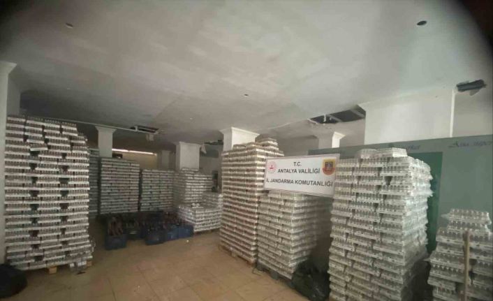 Alanya’da 10 bin litre kaçak alkol ele geçirildi