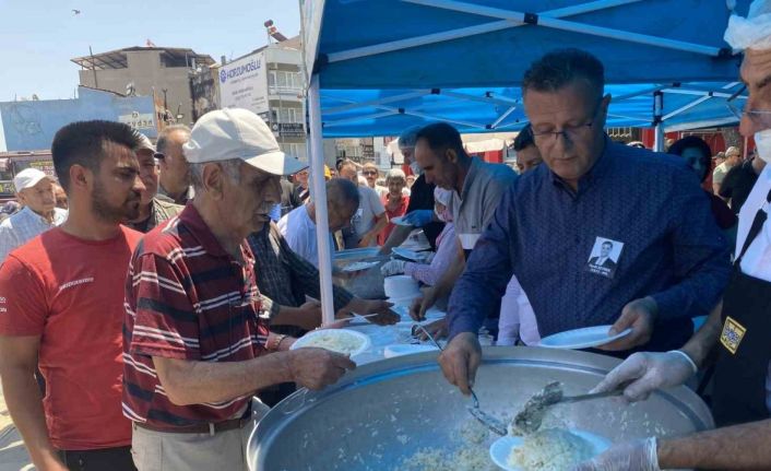 Alaşehir Belediyesi’nden merhum Ferdi Zeyrek için pilav hayrı
