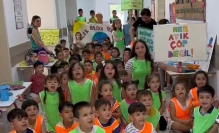 Alaşehir’de minikler çevre için oturdu