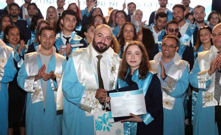 ALKÜ’nün 10. yılında mezuniyet coşkusu