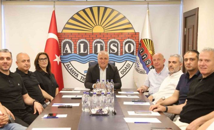 ALTSO Başkanı Erdem: "Oteller yüzde 3’lük döviz dönüşüm desteği dışında kalmasın"