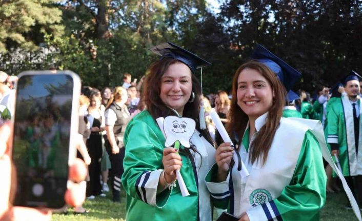 Anne-kız aynı anda mezun oldu, şimdi klinik açacaklar