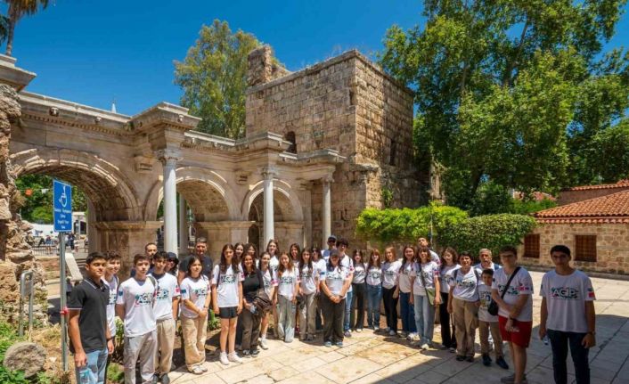 Antalya Genç İklim Liderleri’nden kıyılar için hareket