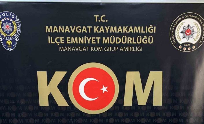 Antalya’da son bir haftada 33 şüpheli yakalandı, çok sayıda silah ve kaçak ürün ele geçirildi