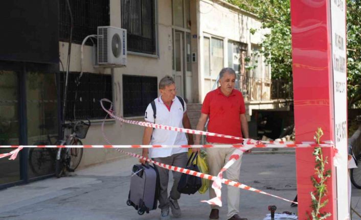 Antalya’da zemin kat kolonu patlayan 7 katlı bina tahliye edildi