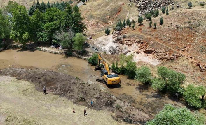 Araban Sıtma Pınar Çayı’nda temizlik çalışması yapıldı