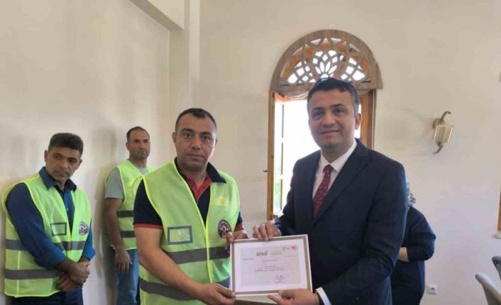 Arama kurtarma eğitimi alan personellere sertifikaları verildi