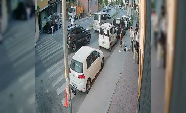 Arnavutköy’de bir gence sokak ortasında sopalı saldırı