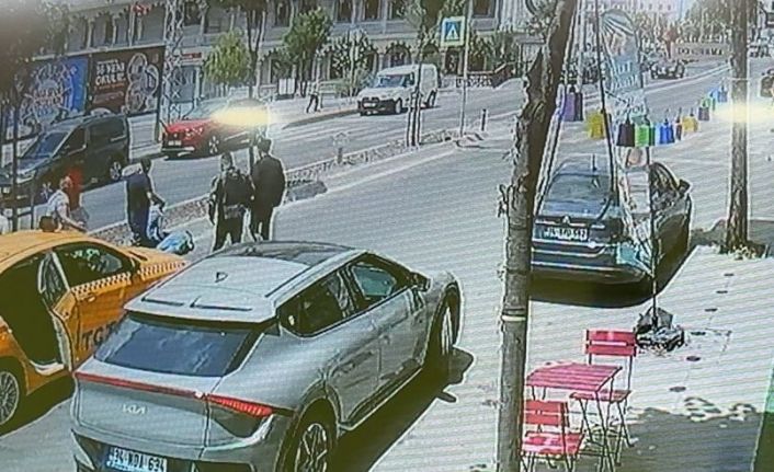 Arnavutköy’de yolun karşısına geçmek isteyen adama taksi çarptı