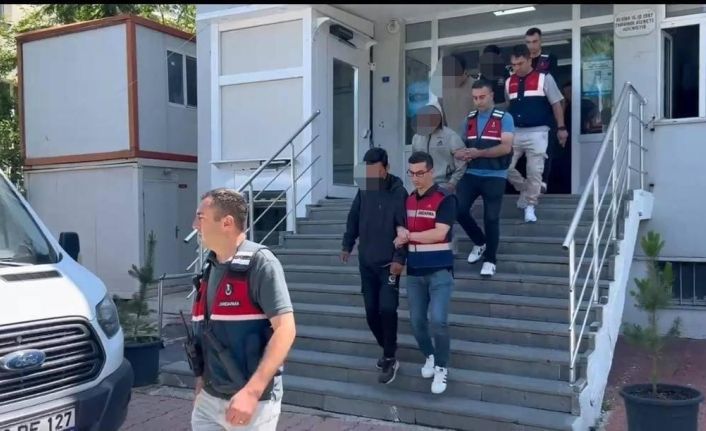 Artvin’de göçmen kaçakçılığı operasyonu: 4 Afgan yakalandı