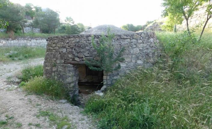 Asırlık Selçuklu çeşmeleri zamana direniyor