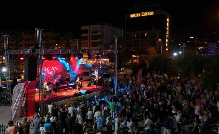Aydın Büyükşehir Belediyesi Yaz Konserleri Kuşadası’nda devam etti