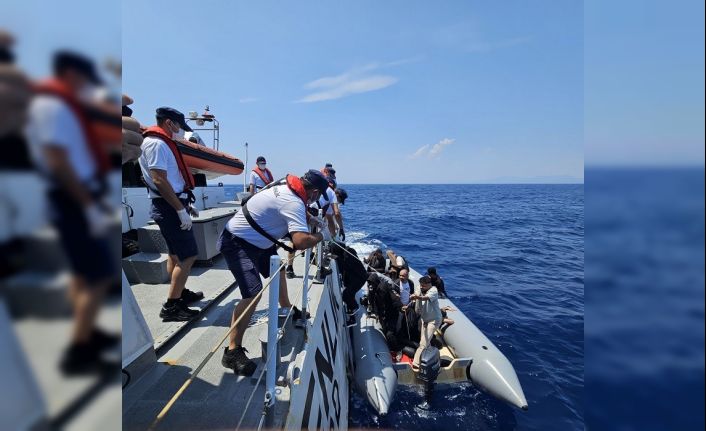 Aydın’da 18 düzensiz göçmen kurtarıldı