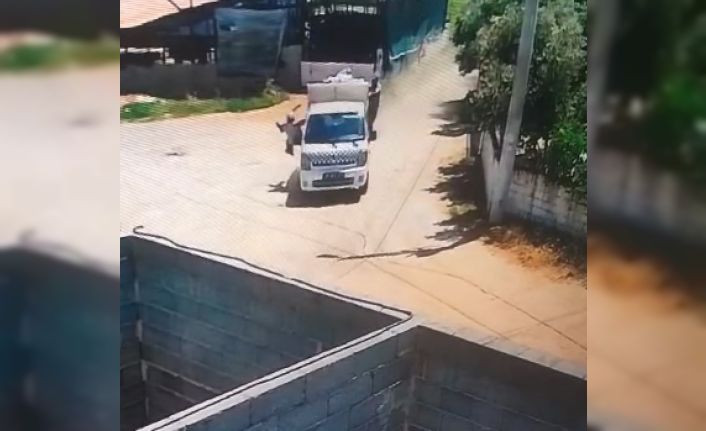 Aydın’da çöp toplama aracından düşen işçi ağır yaralandı