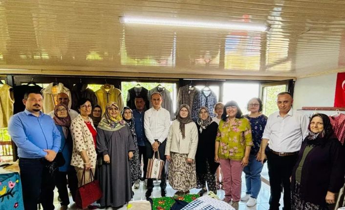 Ayvacık’ta ‘Giyim Üretim Teknolojileri’ kursu yıl sonu sergisi