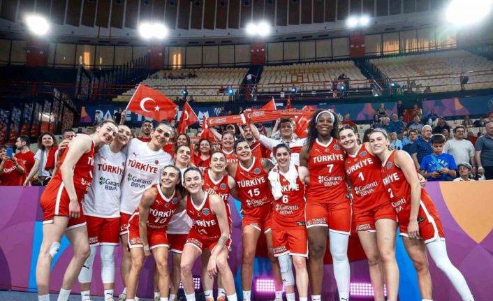 Bakan Bak, çeyrek finale çıkan A Milli Kadın Basketbol Takımı’nı tebrik etti