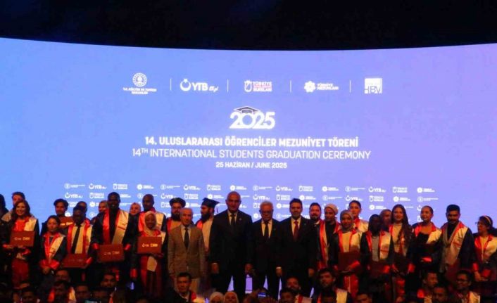 Bakan Ersoy: "‘Ben Türkiye Mezunuyum’ dediğinizde, sıcak bir tebessüm göreceksiniz"