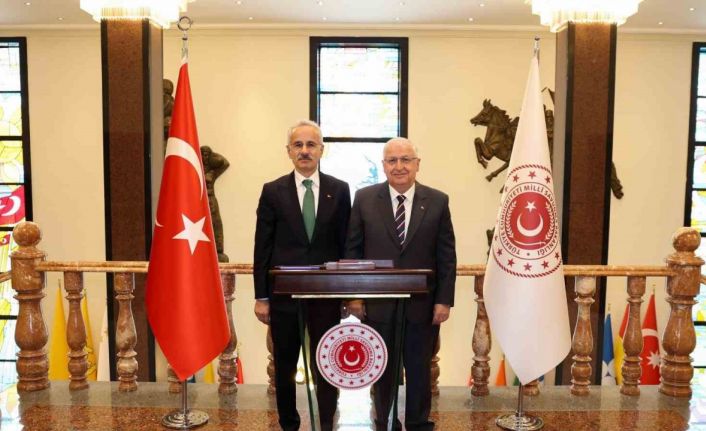 Bakan Güler, Ulaştırma ve Altyapı Bakanı Uraloğlu ile bir araya geldi