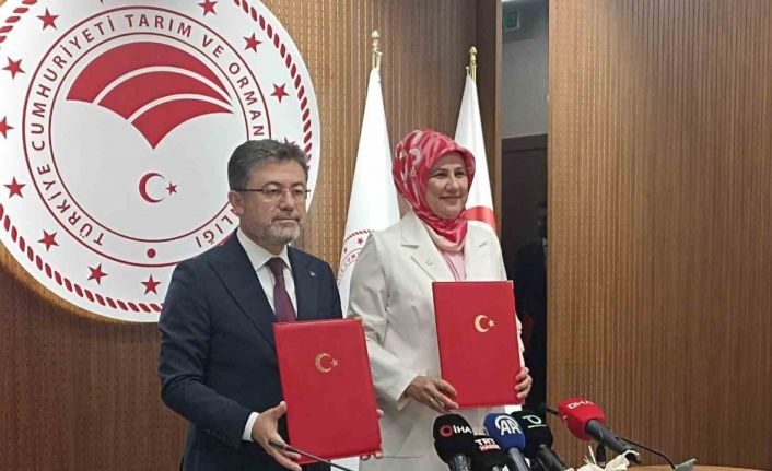 Bakan Yumaklı: "Bir ünite kan bağışı yapan tüm gönüllüler adına 3 fidan dikerek geleceğe eser bırakmasını sağlayacağız"