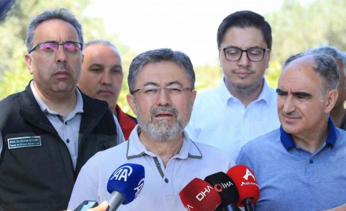 Bakan Yumaklı: "Yangınların 6’sı halen aktif, Akhisar’da tek noktaya yoğunlaştık"