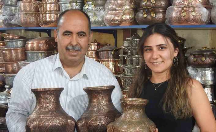 Bakırdan yapılan Hitit vazo takımı fiyatıyla dudak uçuklatıyor