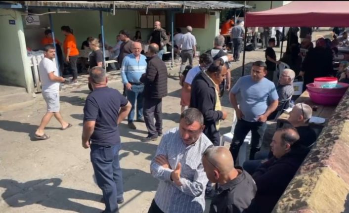 Bartın’da kurbanlar dualarla kesildi