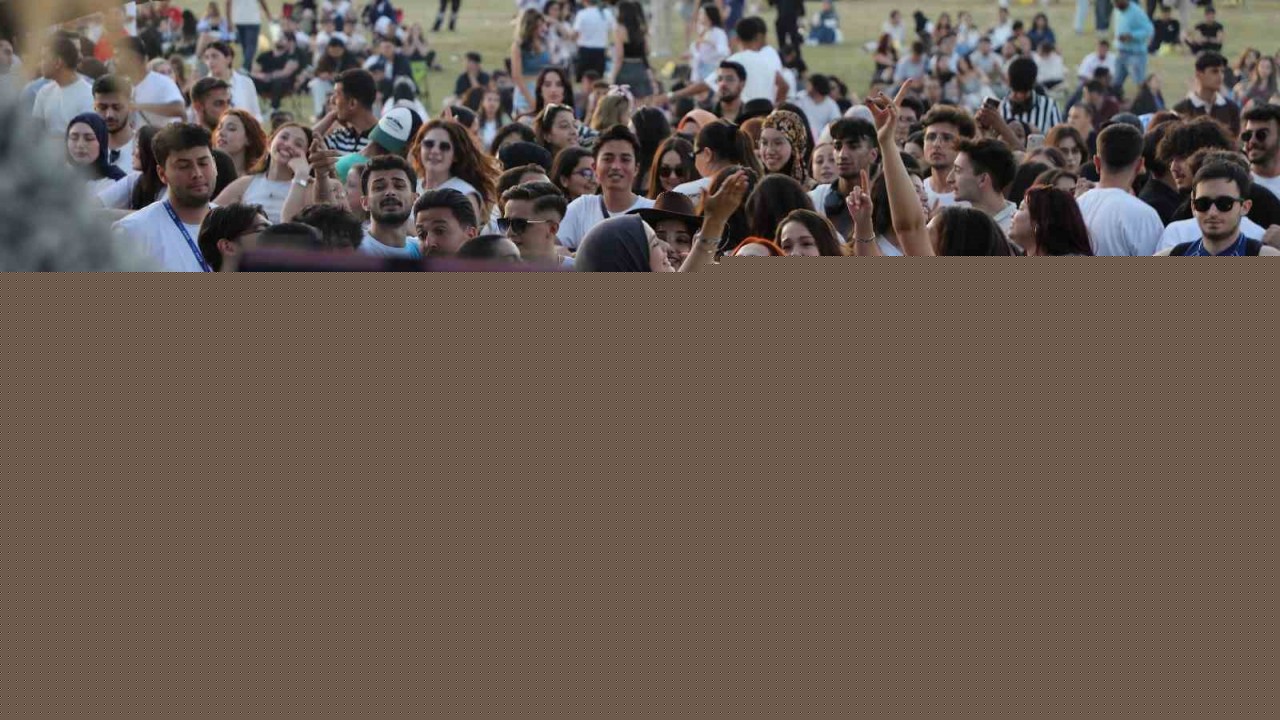 BARÜFEST’25’te öğrenciler doyasıya eğlendi