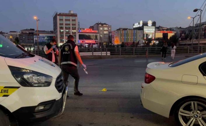 Başakşehir’de alışveriş merkezi önünde silahlı saldırı: 1 yaralı