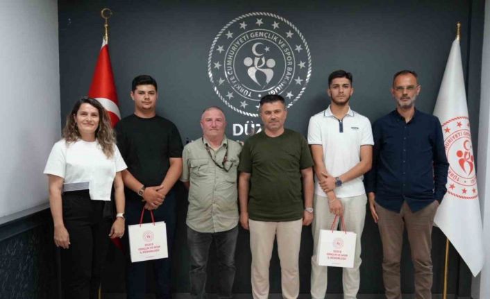 Başarılı sporcuları ağırladı